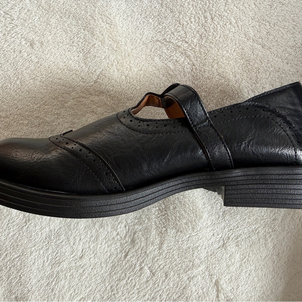 NEW never worn classic premium leather Mary Janes, non-slip sz 9.5 - Picture 6 of 6